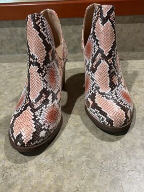 Abata Pink Snake-Print Block Heel Booties Size 6